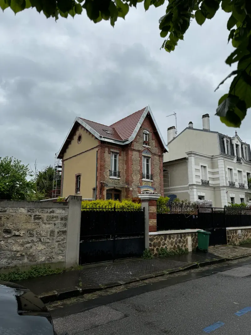 Maison après rénovation complète de la toiture à Colombes